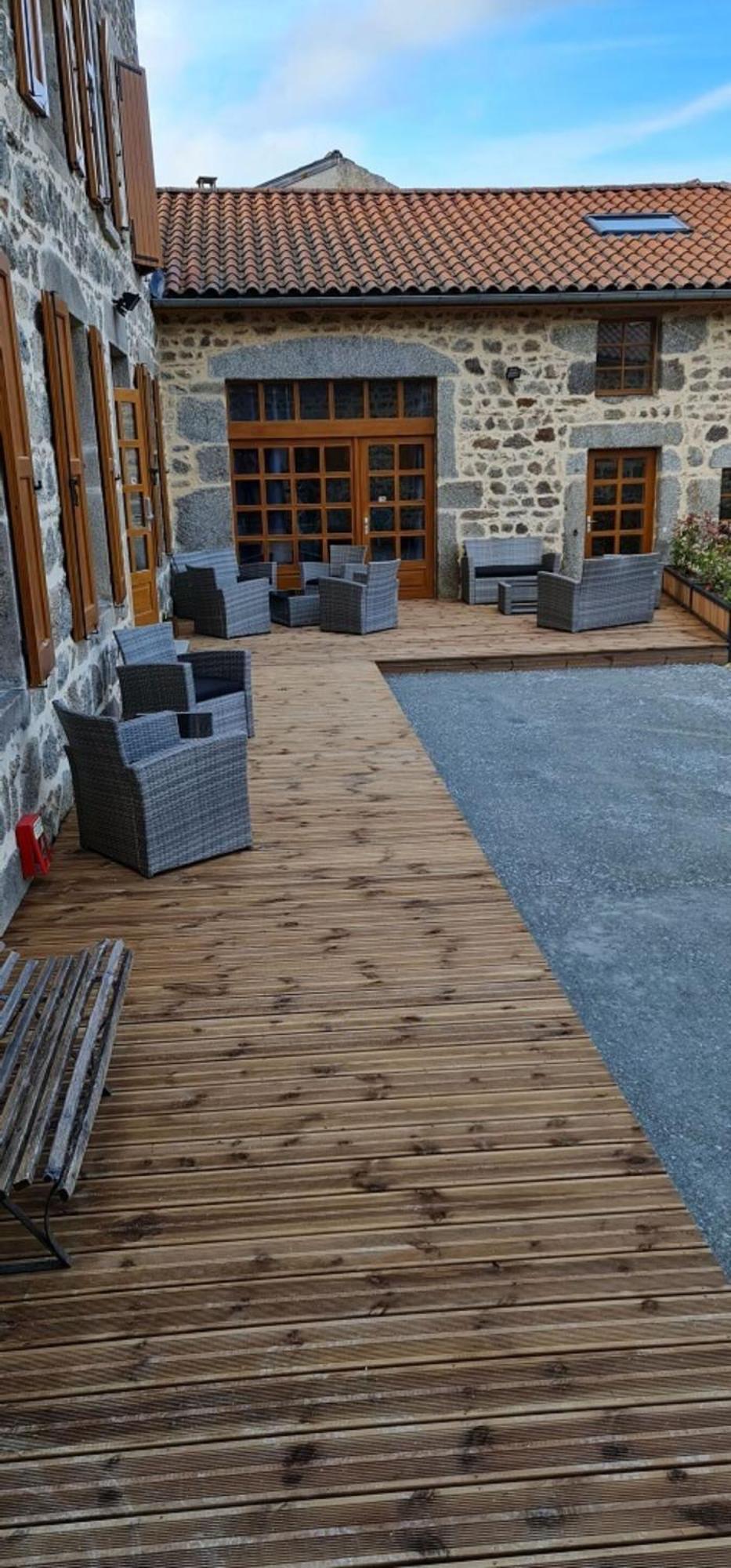 L'Auberge De La Source La Valla-sur-Rochefort Exterior photo